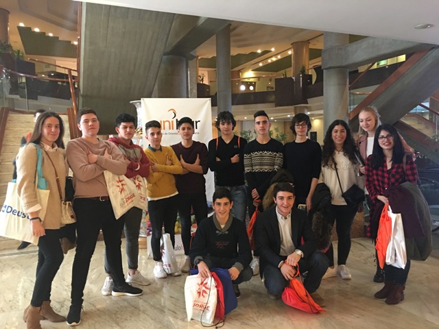 LOS ALUMNOS DE 1º DE BACHILLERATO VISITAN UNITOUR EN ZARAGOZA