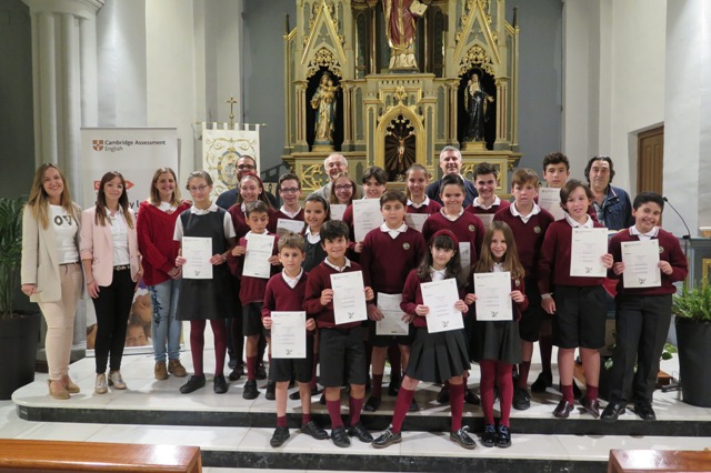 UNIVERSIDAD DE CAMBRIDGE ENTREGA DIPLOMAS A NUESTROS ALUMNOS