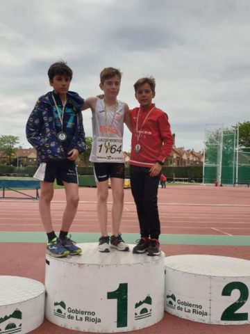 ﻿El atleta de Agustinos, Mikel Abad, campeón de La Rioja en 3000 metros lisos