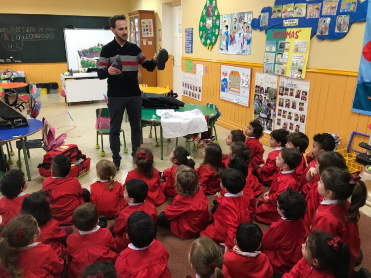 ENFERMEROS Y ENFERMERAS POR UN DÍA EN EDUCACIÓN INFANTIL