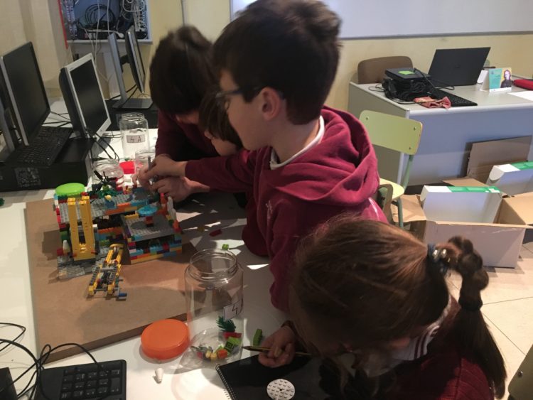 TRABAJANDO PARA LA FIRST LEGO LEAGUE JR. EN ZARAGOZA