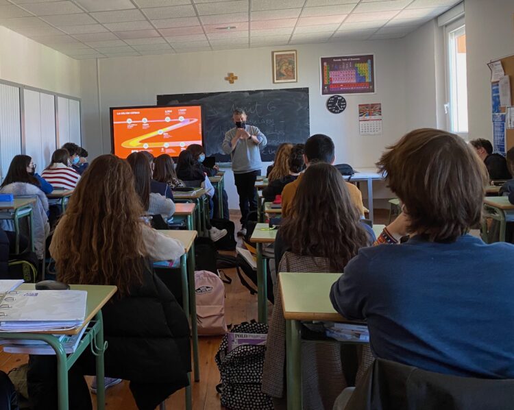 Charla de orientación universitaria a 1º de Bachillerato